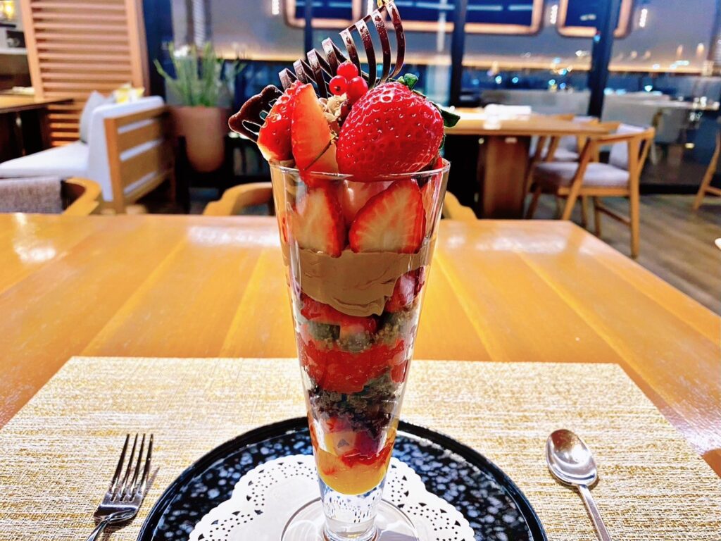 インターコンチネンタル横浜pire8のいちごパフェ